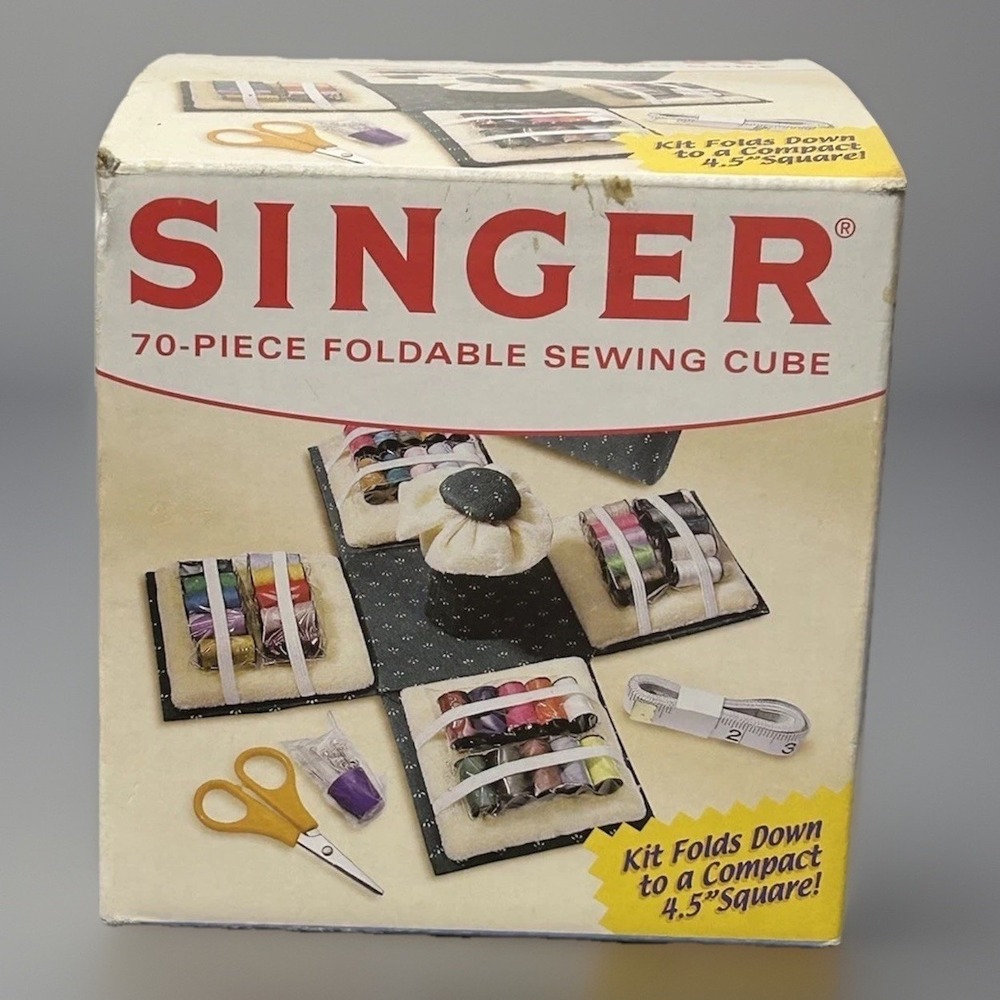 Singer 70 Piece Foldable Sewing Cube Green Calico Fabric Travel Kit 1504993